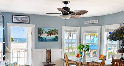Luxury Beach Side Villa - Heated Pool on the Beach