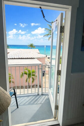 Ocean Side Villa - Great View on The Beach, Ocean And Park