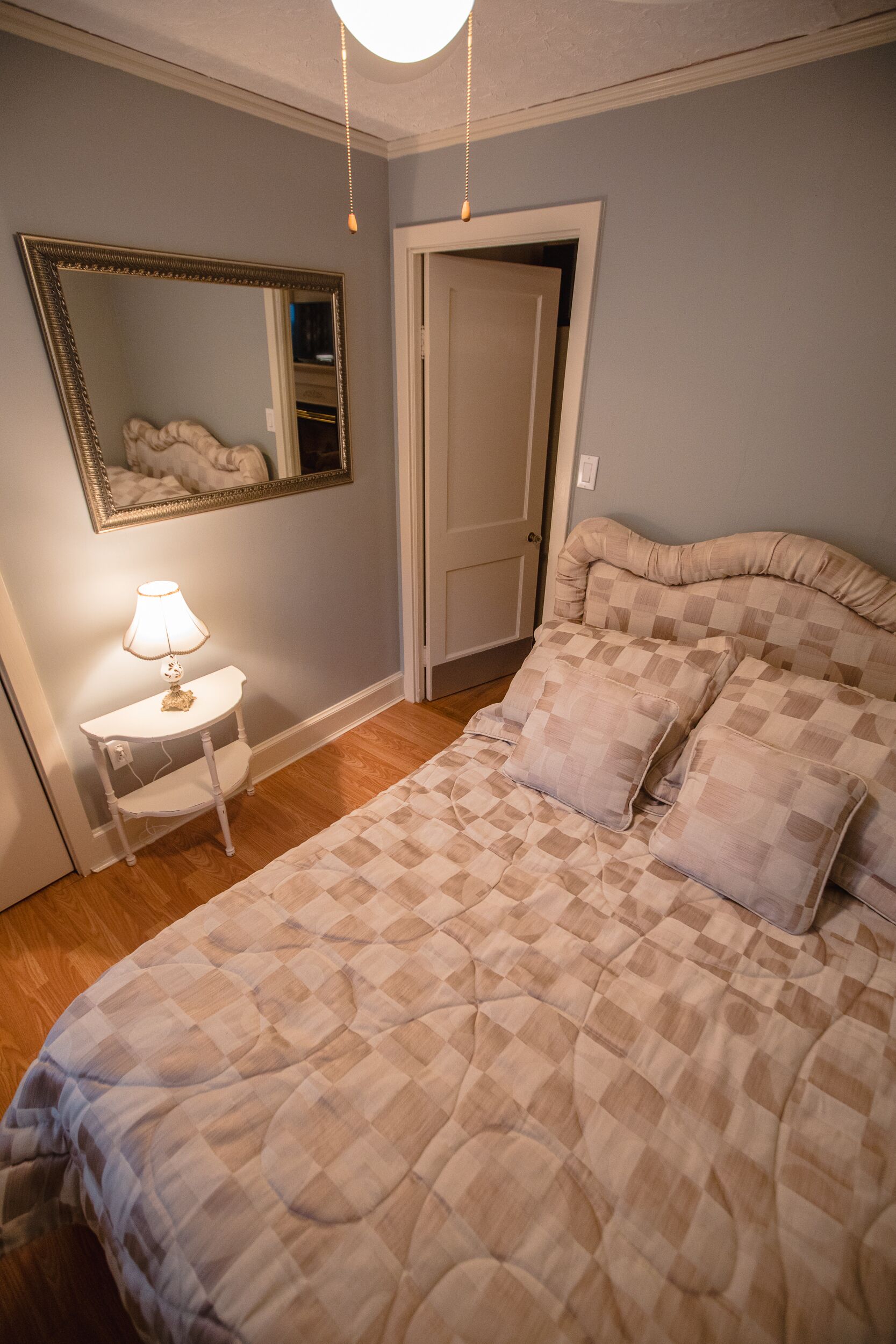 2 chambres, fer et planche à repasser, Wi-Fi gratuit, draps fournis