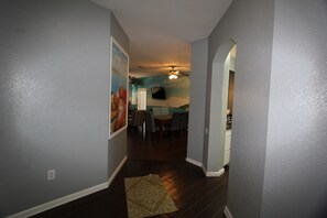 Interior - Dream Disney Family Vacation, Best Resort, 2 Miles To Disney, Space For 8 (Kissimmee)