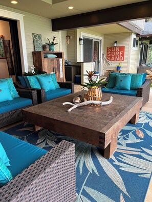 Property grounds - Beachfront Luxury Home With Spacious Yard North Shore of Oahu (Haleiwa)