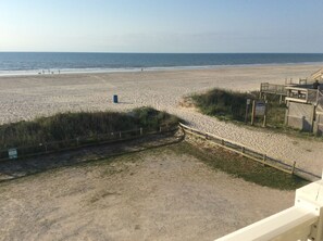 Plage, chaises longues