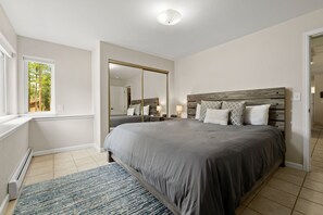 6 bedrooms, desk, iron/ironing board, free WiFi