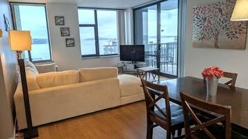 Smart TV, DVD player, stereo