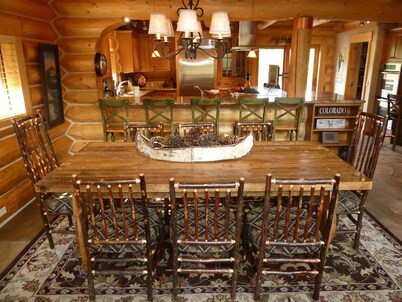 Log Home Great For Families! Walk to Frisco Main Street. Near Copper Mtn.