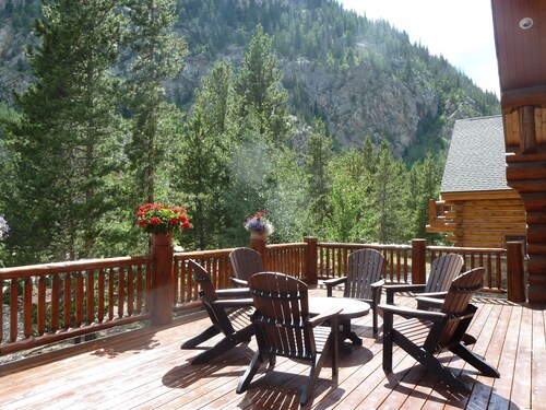 Log Home Great For Families!  Walk to Frisco Main Street. Near Copper Mtn.