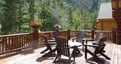 Log Home Great For Families! Walk to Frisco Main Street. Near Copper Mtn.