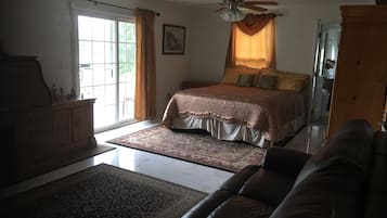 11 Schlafzimmer, Schreibtisch, Bügeleisen/Bügelbrett, WLAN