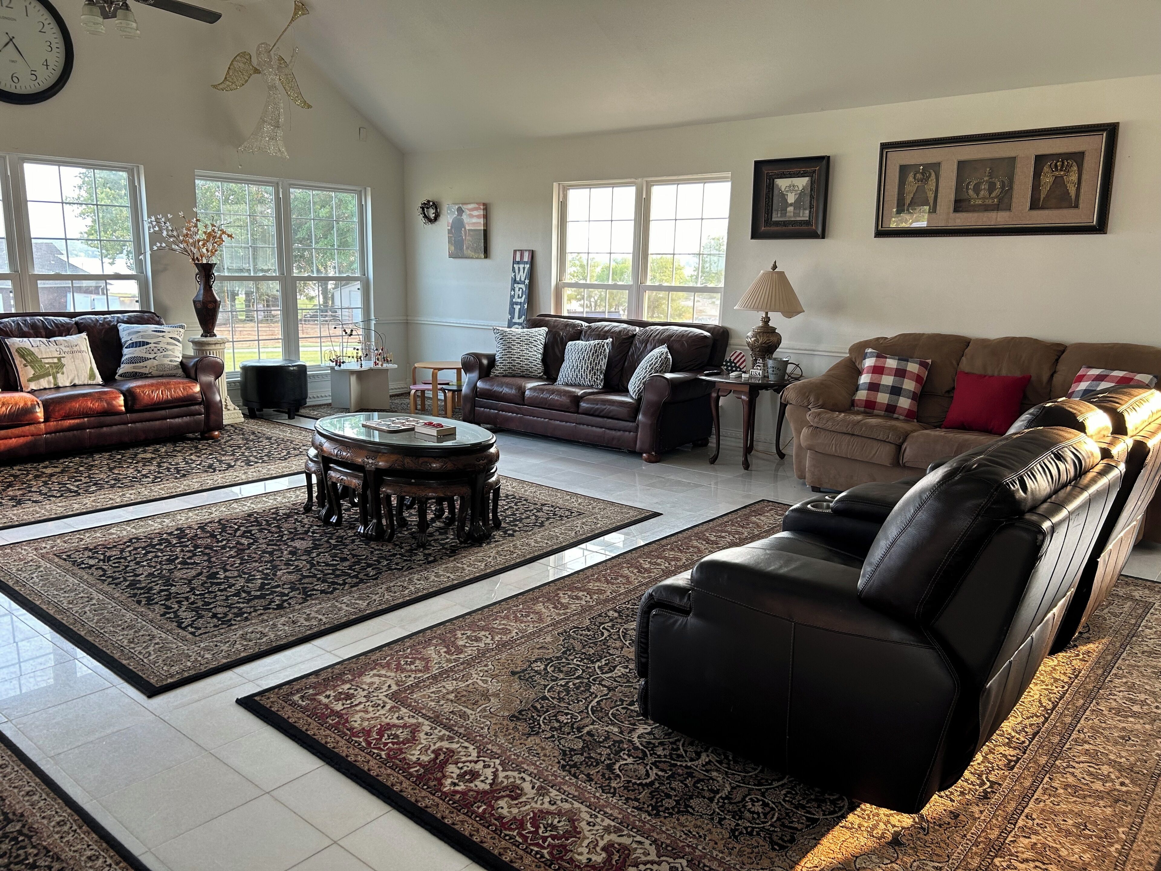 Smart TV, DVD player, table tennis, books