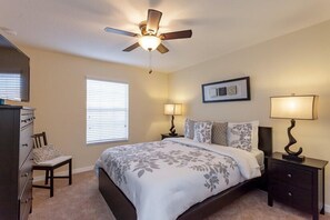 4 chambres, fer et planche à repasser, Wi-Fi, draps fournis