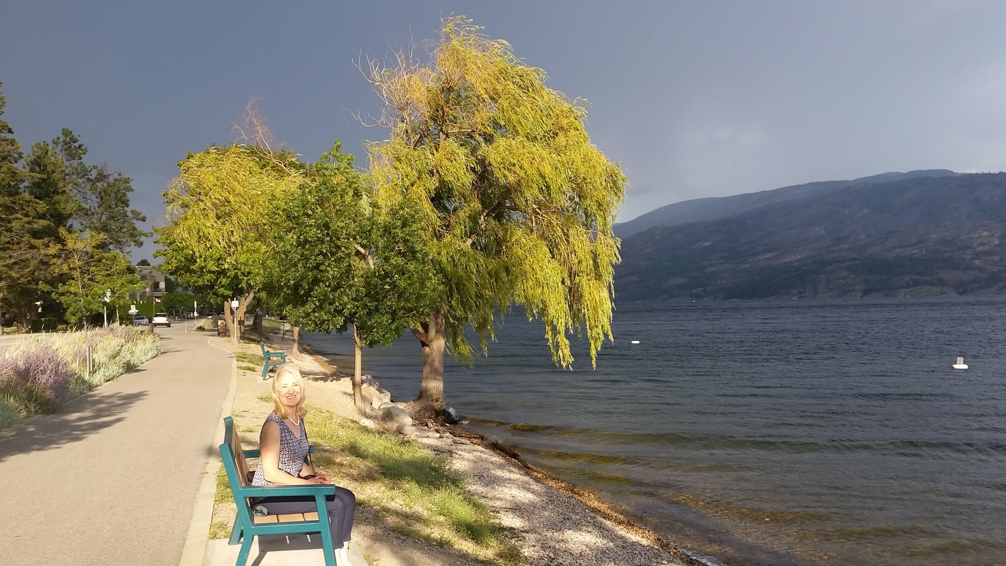 Chaises longues, serviettes de plage