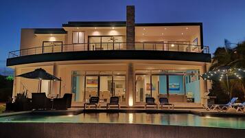 Ulkouima-allas, lämmitetty uima-allas