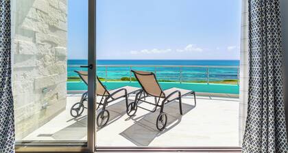 CASA FLOR DE MAYO 5 BEDROOM OCEANFRONT INFINITY POOL