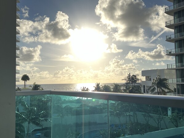 Property grounds - Beautiful Oceanview 2BR 2 Bathroom Apartment (Hollywood)