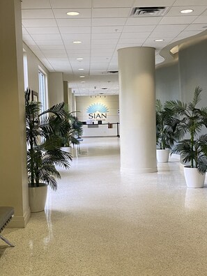 Interior - Beautiful Oceanview 2BR 2 Bathroom Apartment (Hollywood)