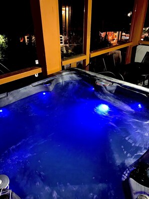 Bain à remous extérieur