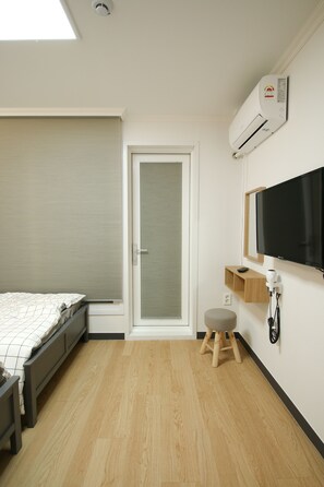 Twin Room (Foreigner Only) - Heima Guesthouse Hongdae (Seoul)