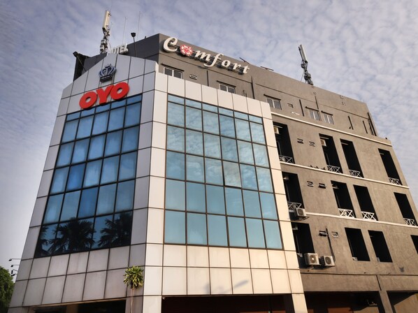 Exterior - Super OYO 447 Comfort Hotel Meru (Klang)