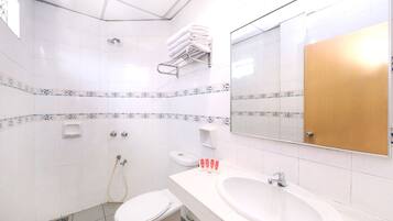 Family Suite | Bathroom