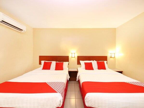 Free WiFi, bed sheets - Super OYO 447 Comfort Hotel Meru (Klang)