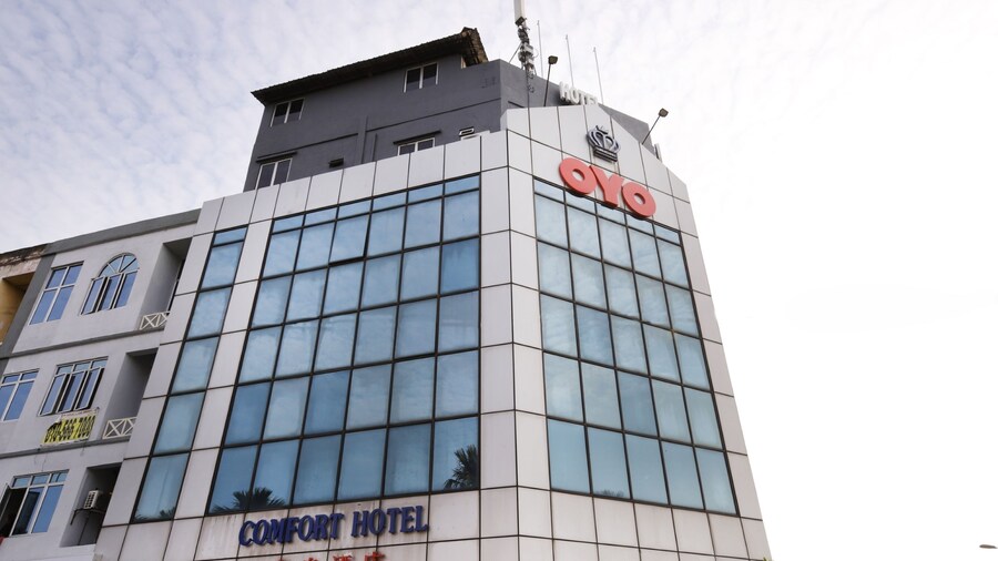 Super OYO 447 Comfort Hotel Meru