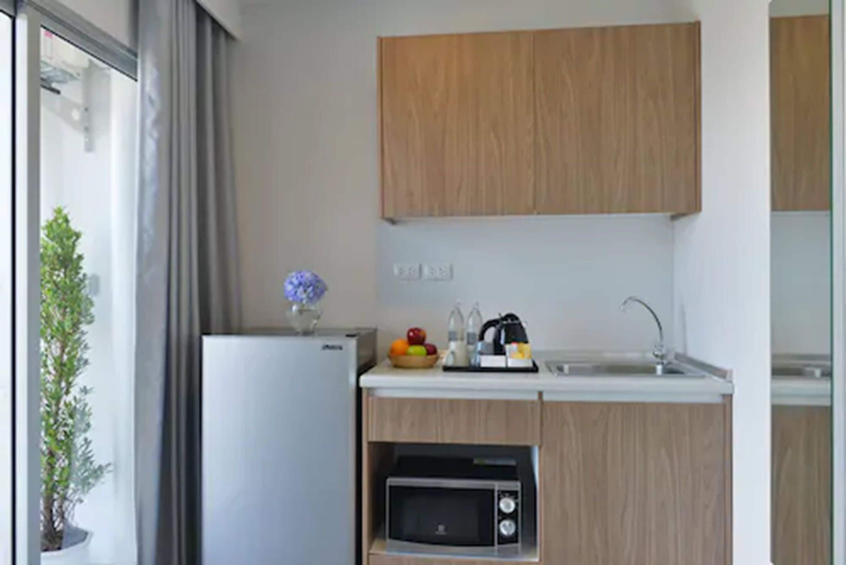 fridge, microwave, coffee/tea maker, electric kettle