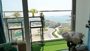 City view from property - Salito Apt Sea View in New Life Tower (Bai Chay)