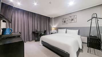 Minibar, desk, soundproofing, free WiFi