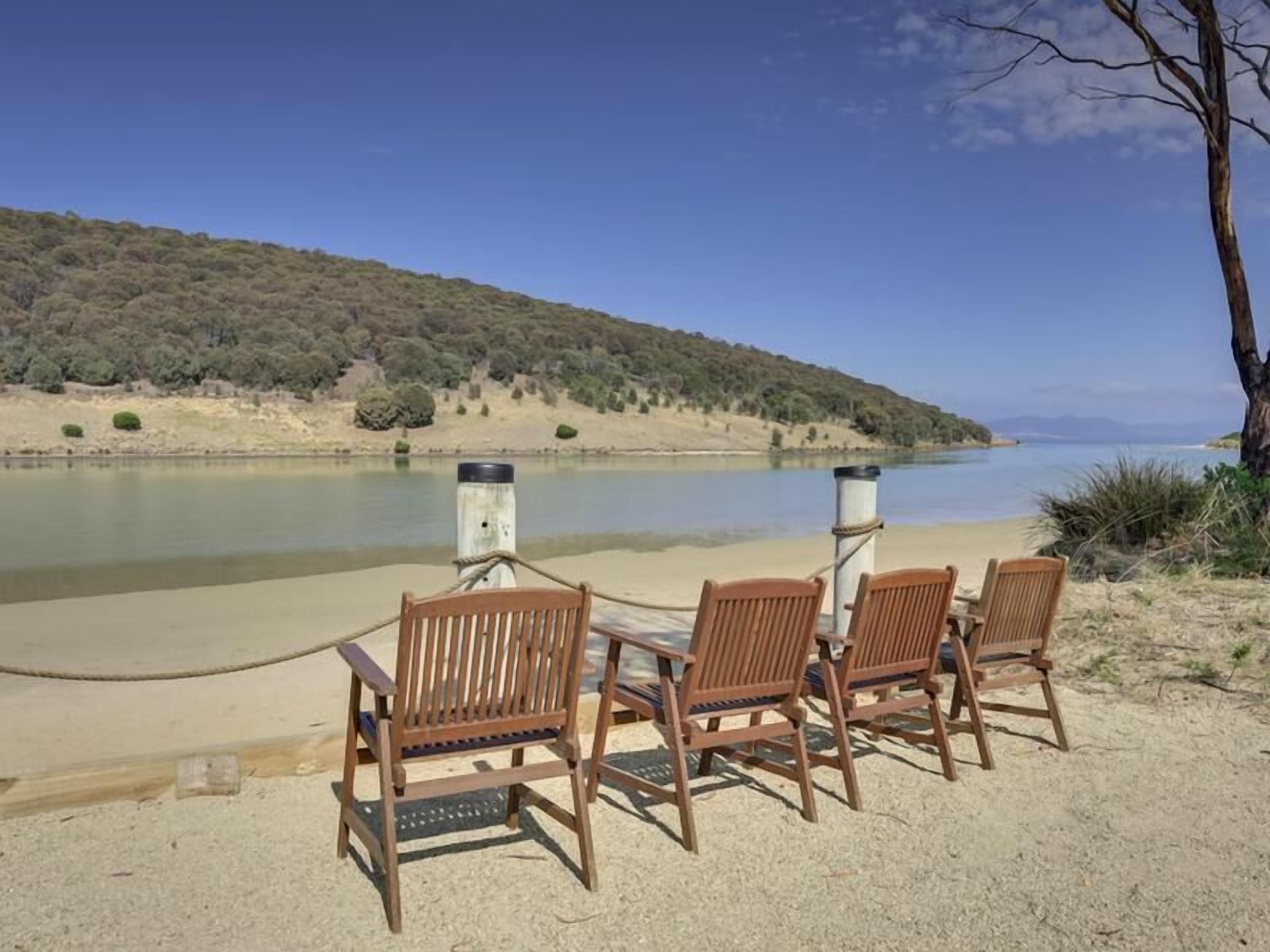 Steeles Island Retreat — image 23