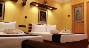 Deluxe Triple Room, 1 Large Single Bed, Smoking | 2 bedrooms, in-room safe, individually decorated, individually furnished - Shamal Holiday Home (Anuradhapura)