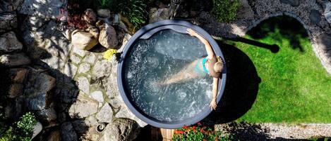 Bain à remous extérieur