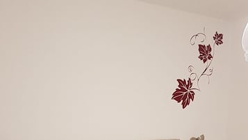 1 bedroom, in-room safe, free WiFi, bed sheets