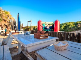 Área de juegos infantiles al aire libre