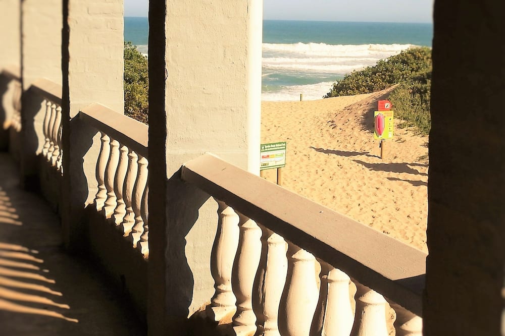 Pili Pili Beach Cabanas