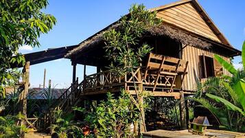 1 bedroom, in-room safe, free WiFi, bed sheets