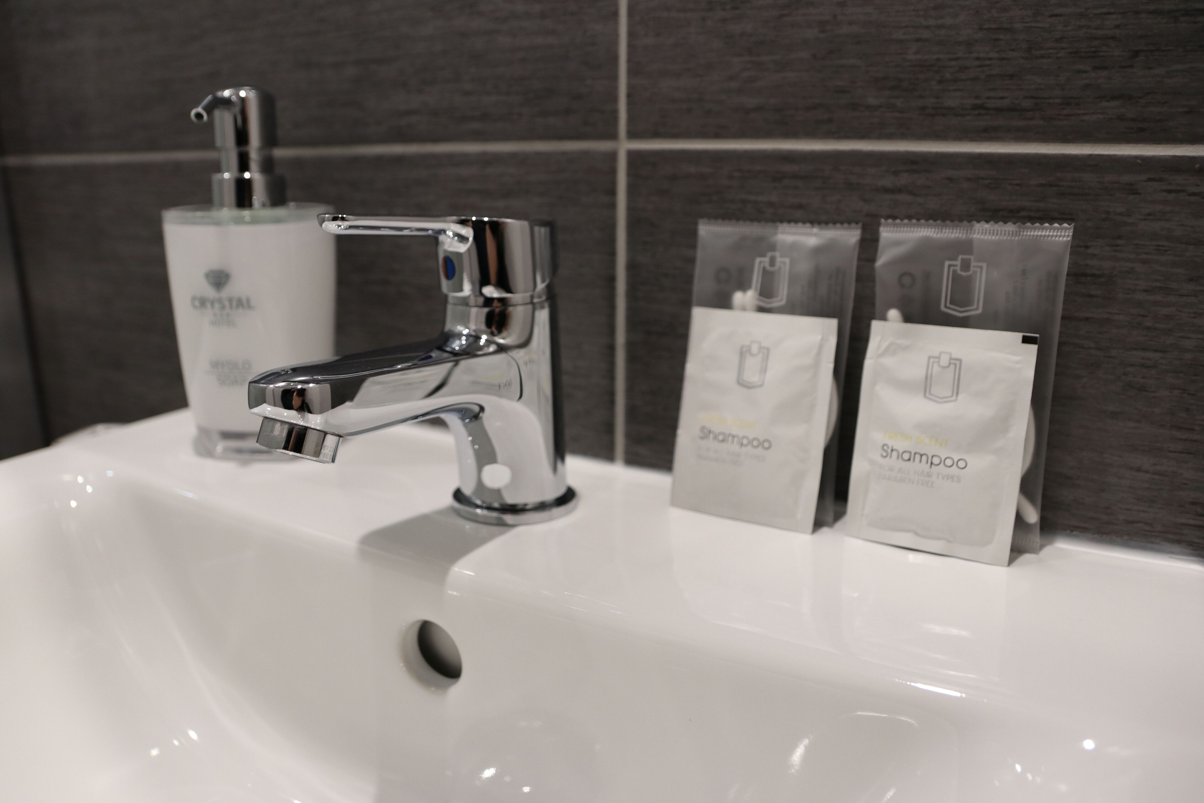 shower, rainfall showerhead, free toiletries, hair dryer