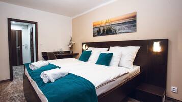 1 bedroom, Select Comfort beds, in-room safe, desk