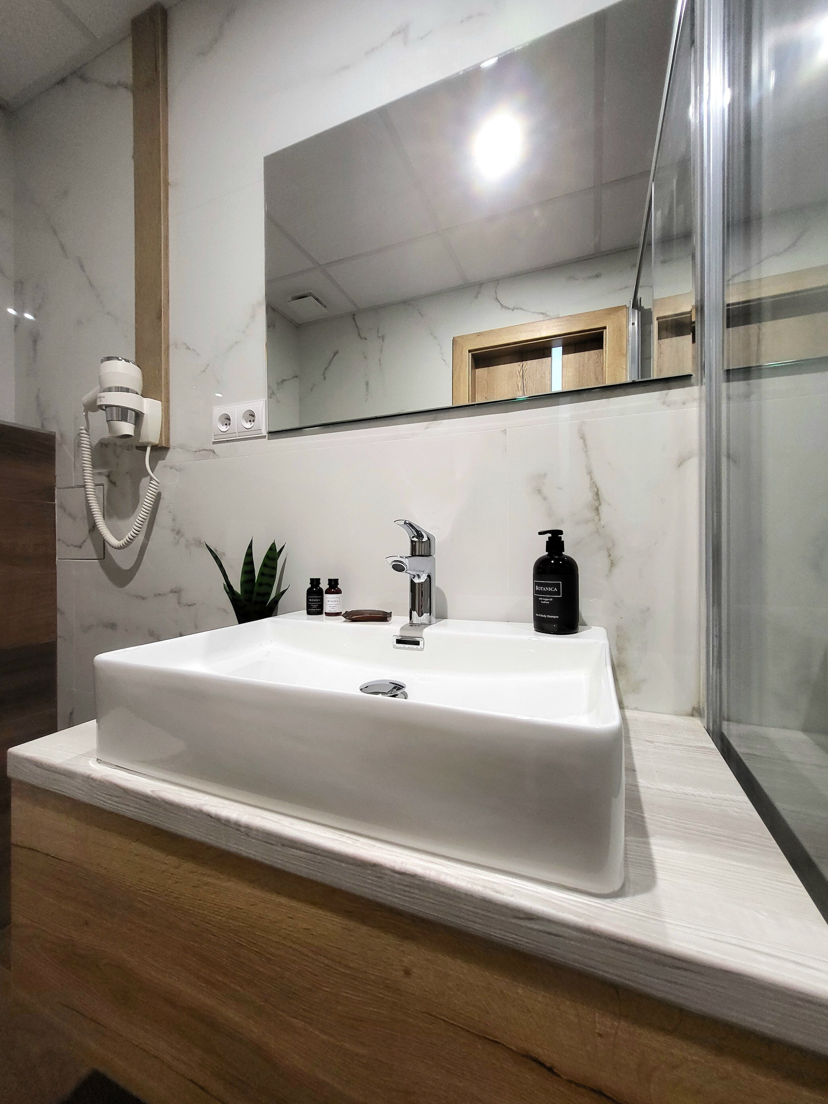 premium double or twin room, balcony | bathroom | shower, rainfall showerhead, free toiletries, hair dryer