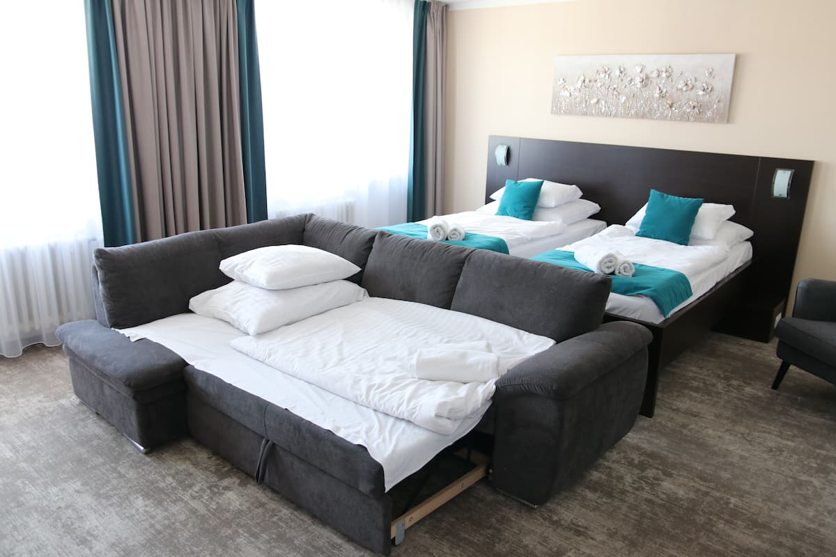 deluxe double room | 1 bedroom, select comfort beds, in-room safe, desk