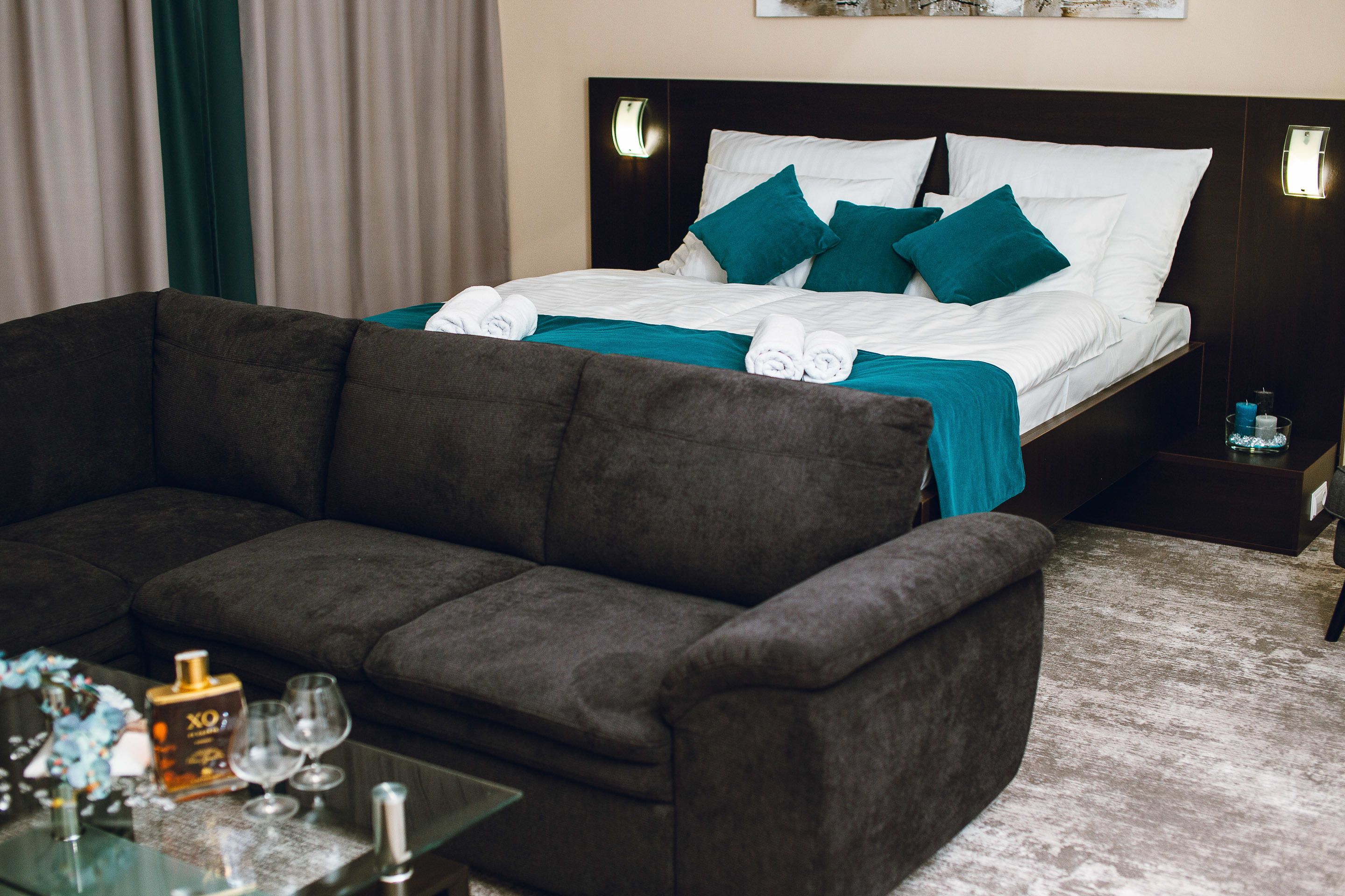 deluxe double room | 1 bedroom, select comfort beds, in-room safe, desk