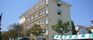 Front of property - Hotel MiniHeron (Jesolo)