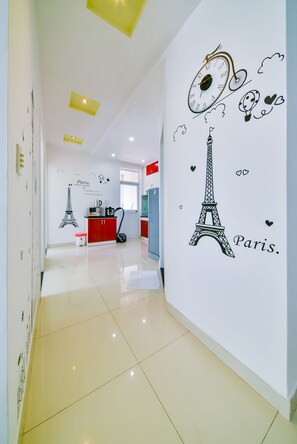 Familienapartment, 2 Schlafzimmer, Stadtblick, Annex | Minibar, Zimmersafe, Schreibtisch, schallisolierte Zimmer