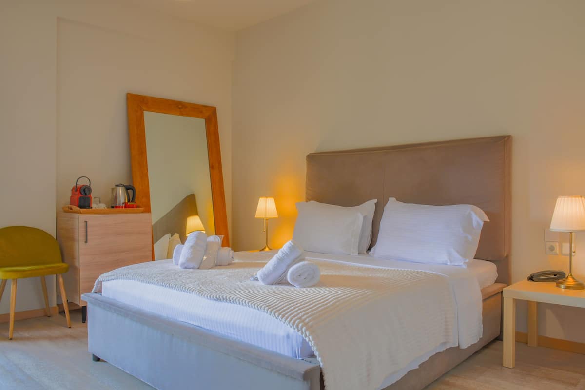Superior Double Room (Meteora view) | Soundproofing, iron/ironing board (on request), WiFi (free), bed sheets