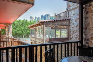Triple Room (Partial Meteora View) | Balcony view - Guesthouse Monastiri (Kalabaka)