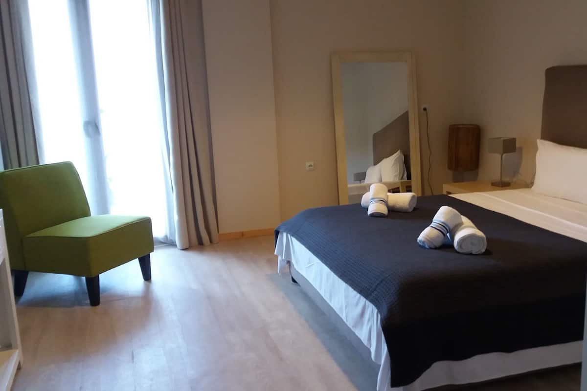 Superior Double Room (Meteora view) | Soundproofing, iron/ironing board, free WiFi, bed sheets