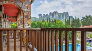 Chambre Double Supérieure (Meteora view) | Vue depuis le balcon