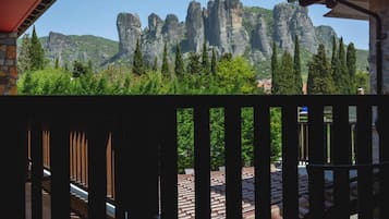 Chambre Double (Meteora view) | Vue de la chambre