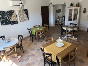 Lunch and dinner served, local cuisine