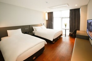 Family Twin | In-room safe, desk, soundproofing, iron/ironing board - WesternLife Hotel (Iksan)