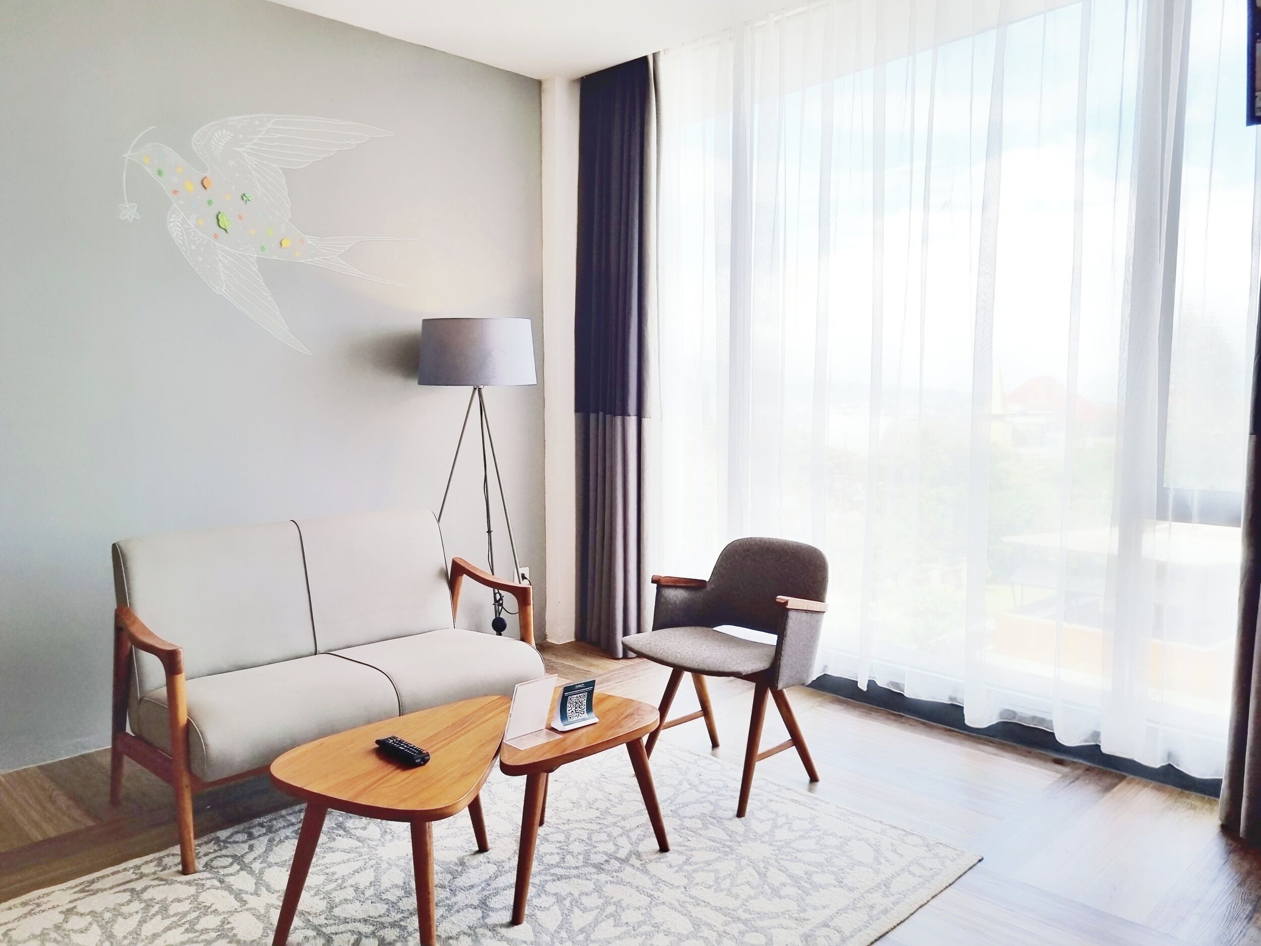 Junior Room | Living area | 42-inch LED TV with cable channels, TV